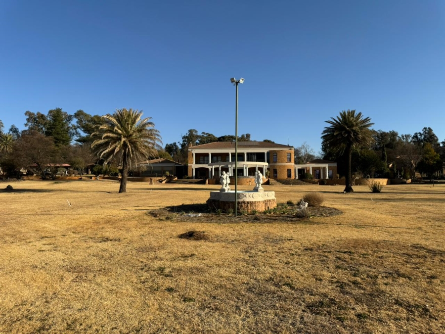 10 Bedroom Property for Sale in Vaal Dam Free State